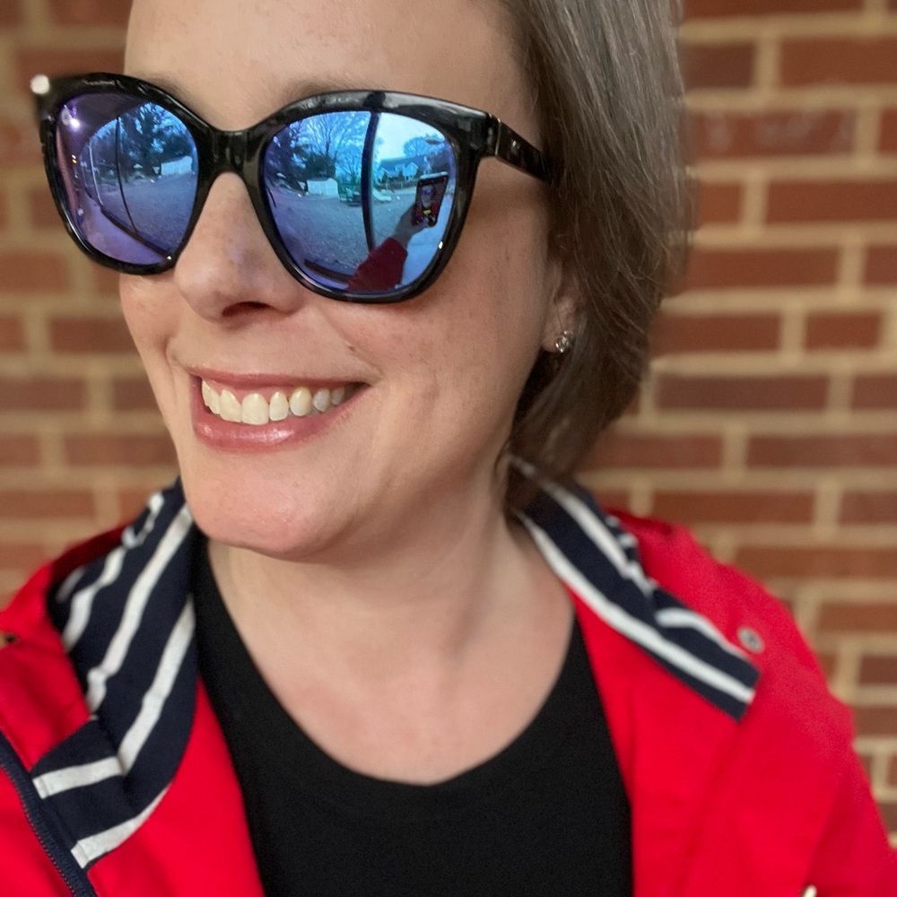 Meet your Posher, Emily